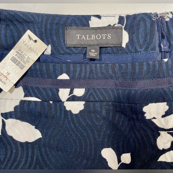 TALBOTS Skirt, straight, navy with white flowers, Size 16 - Picture 2 of 5